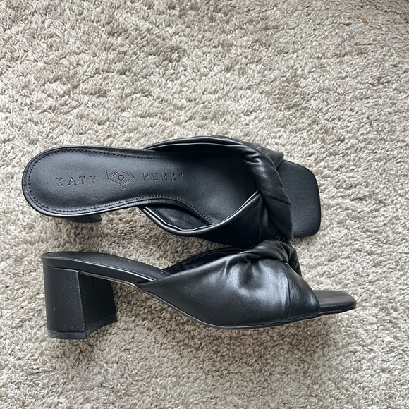 New Without Tags Katy Perry Black Twisted Mule Heels - Picture 3 of 4